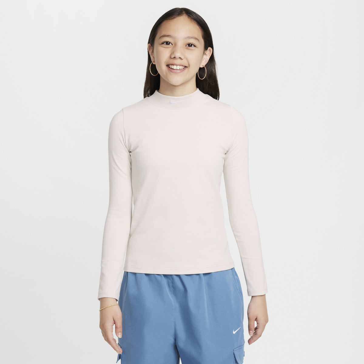 Nike Girls' Sportswear Long Sleeve T-Shirt Medium Light Bone/White