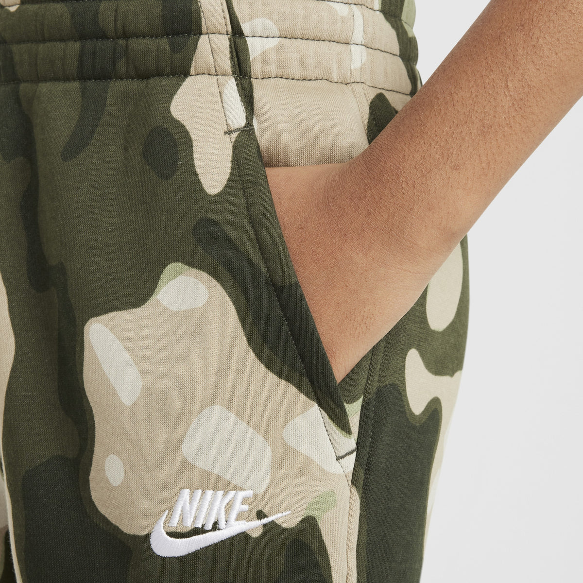 Nike Club Fleece Cargo Pants M - Khaki/White boys