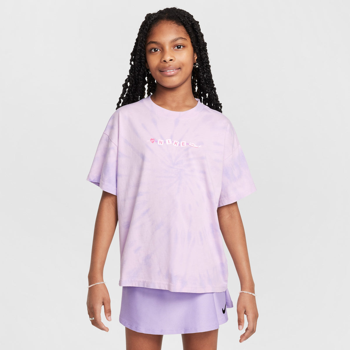 Nike Sportswear Adapt Tween T-Shirt for Girls, M